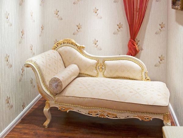 Lounge Assembly in Hayden